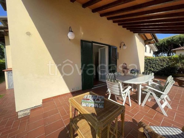 casa indipendente in vendita a Pietrasanta in zona Vignone