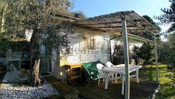 casa indipendente in vendita a Pietrasanta