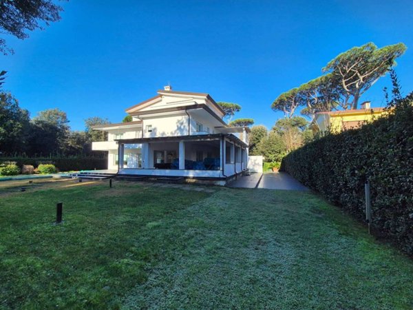 casa indipendente in vendita a Pietrasanta