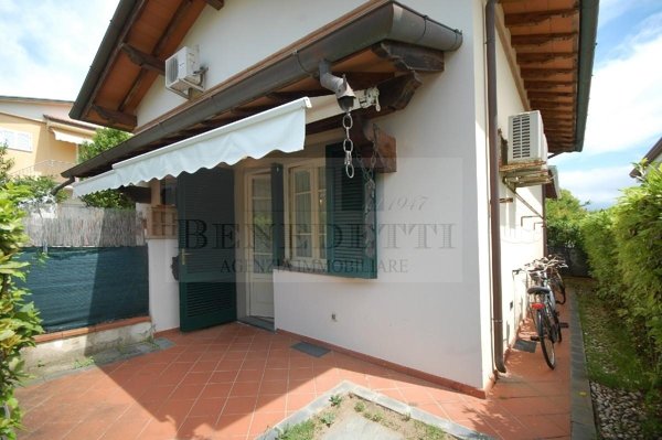 quadrivano in vendita a Pietrasanta in zona Vignone
