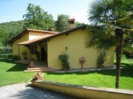 casa indipendente in vendita a Pietrasanta