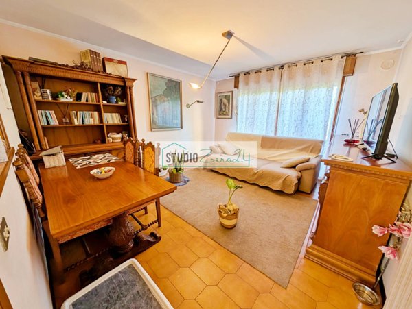 casa indipendente in vendita a Pietrasanta in zona Africa