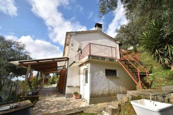 casale in vendita a Pietrasanta in zona Strettoia
