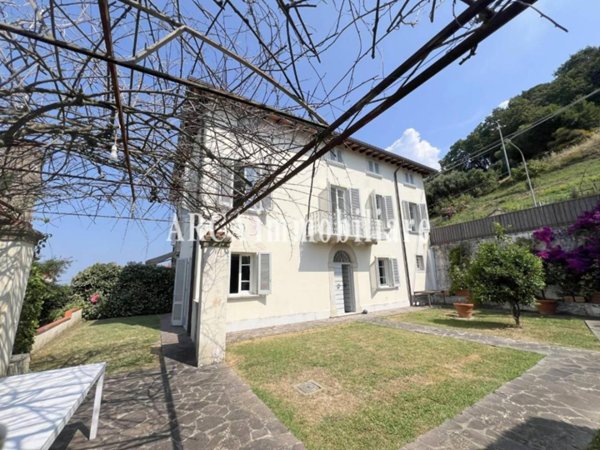 casa indipendente in vendita a Pietrasanta