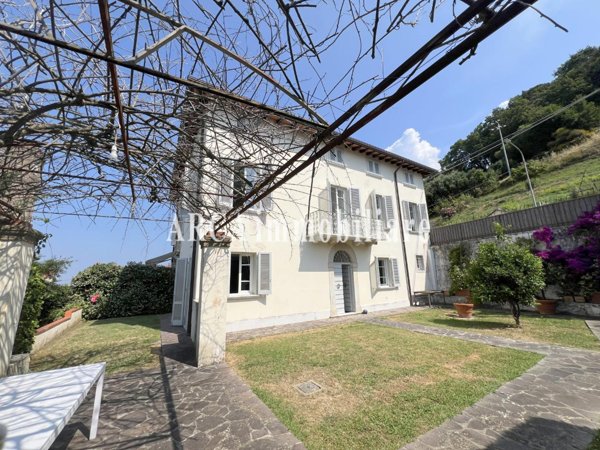 casa indipendente in vendita a Pietrasanta