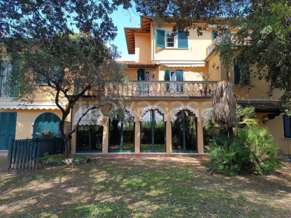 casa indipendente in vendita a Pietrasanta in zona Marina di Pietrasanta