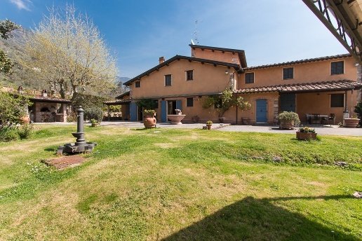 casale in vendita a Pietrasanta in zona Marina di Pietrasanta