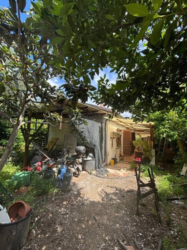 casa indipendente in vendita a Pietrasanta in zona Fiumetto