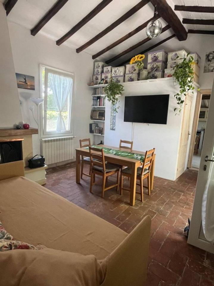 casa indipendente in vendita a Pietrasanta in zona Tonfano