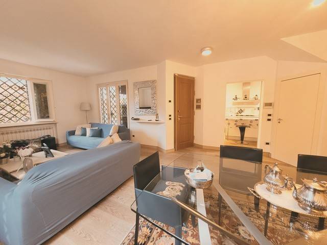 casa indipendente in vendita a Pietrasanta in zona Vignone