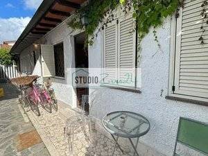 casa indipendente in vendita a Pietrasanta