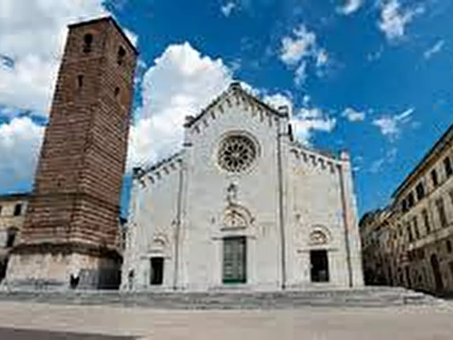 negozio in vendita a Pietrasanta