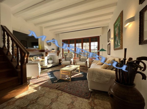 casa indipendente in vendita a Pietrasanta in zona Vignone