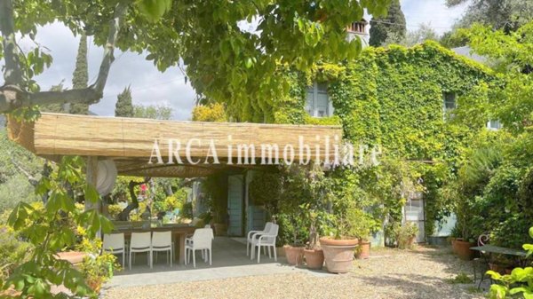 casa indipendente in vendita a Pietrasanta