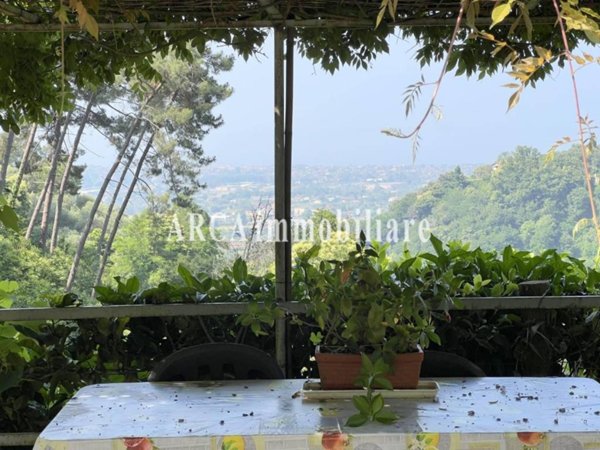 casa indipendente in vendita a Pietrasanta