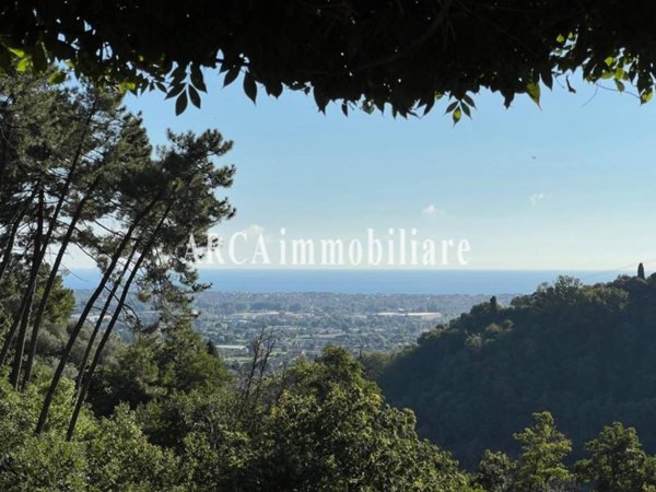 casa indipendente in vendita a Pietrasanta