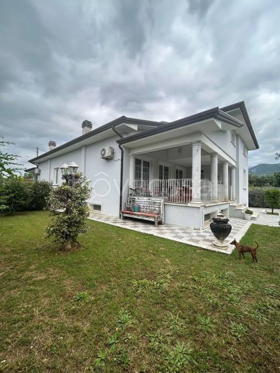 casa indipendente in vendita a Pietrasanta in zona Marina di Pietrasanta