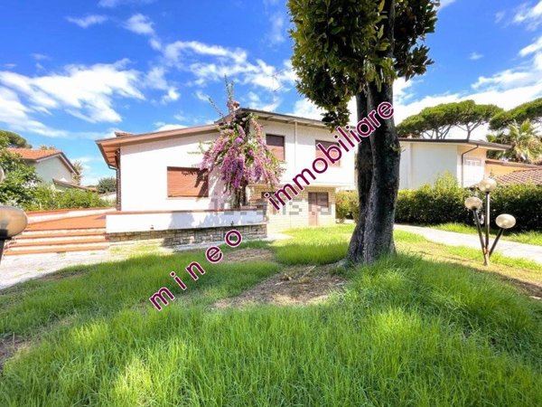 casa indipendente in vendita a Pietrasanta in zona Motrone
