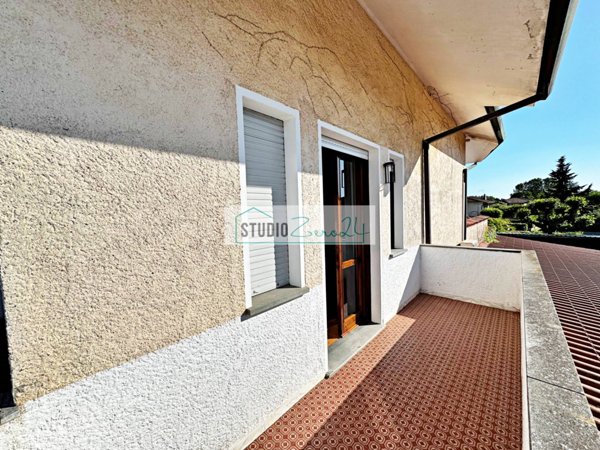 appartamento in vendita a Pietrasanta in zona Fiumetto