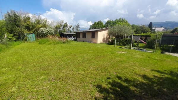 casa indipendente in vendita a Pietrasanta in zona Marina di Pietrasanta