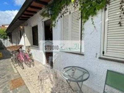 casa indipendente in vendita a Pietrasanta in zona Marina di Pietrasanta