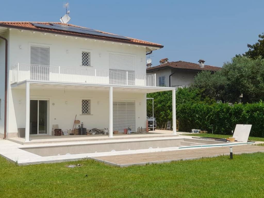 casa indipendente in vendita a Pietrasanta