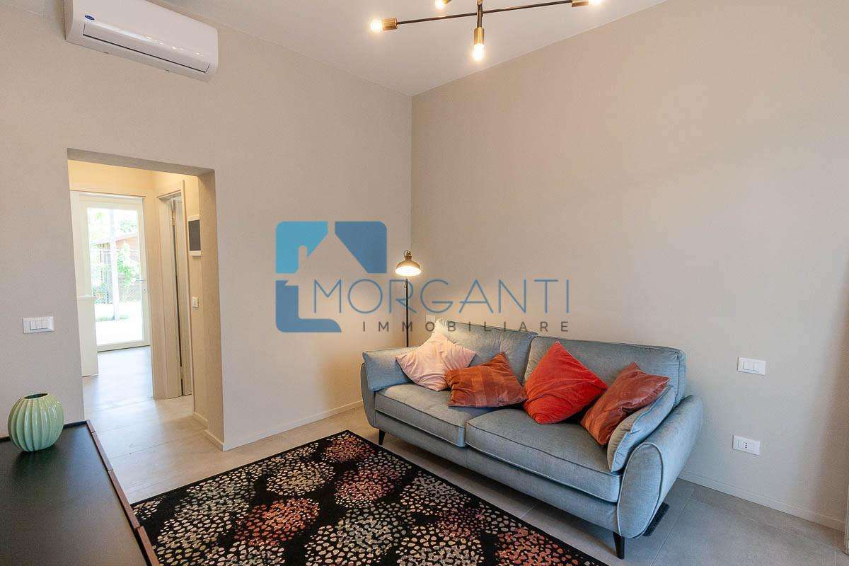 appartamento in vendita a Pietrasanta in zona Vignone