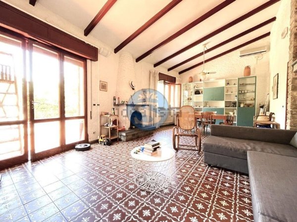 casa indipendente in vendita a Pietrasanta in zona Tonfano