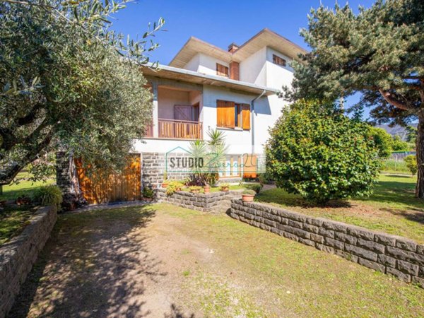casa indipendente in vendita a Pietrasanta