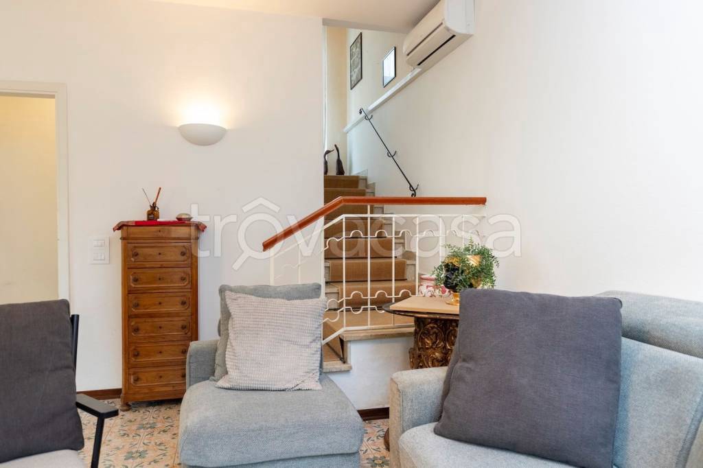 casa indipendente in vendita a Pietrasanta in zona Fiumetto