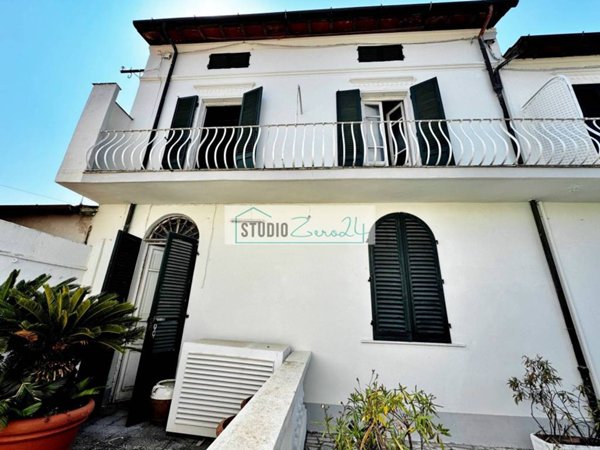 casa indipendente in vendita a Pietrasanta