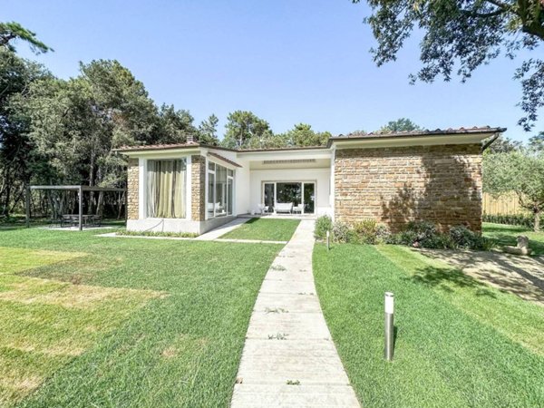 casa indipendente in vendita a Pietrasanta in zona Marina di Pietrasanta