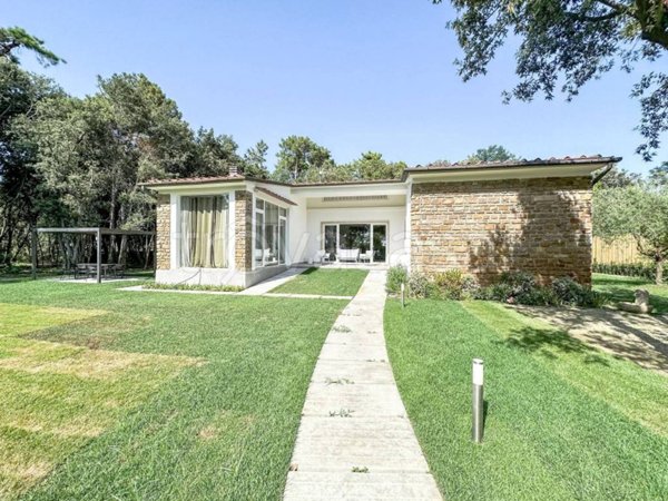 casa indipendente in vendita a Pietrasanta in zona Marina di Pietrasanta
