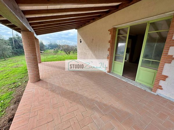 casa indipendente in vendita a Pietrasanta in zona Strettoia