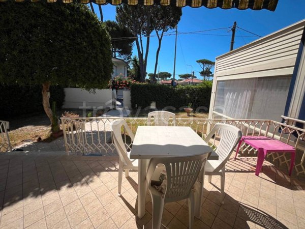 appartamento in vendita a Pietrasanta in zona Marina di Pietrasanta