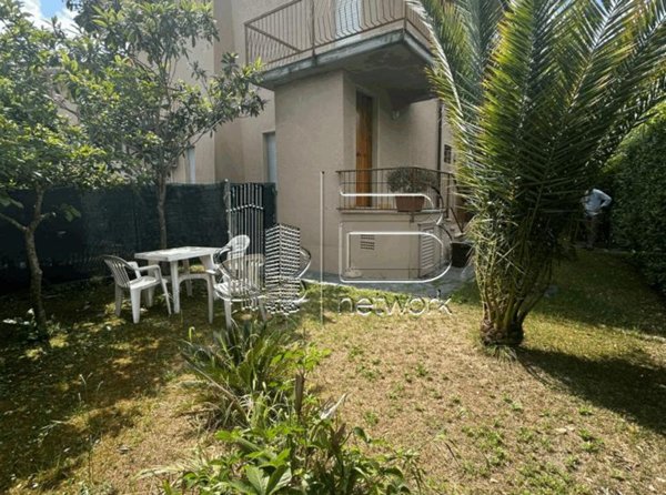 casa indipendente in vendita a Pietrasanta