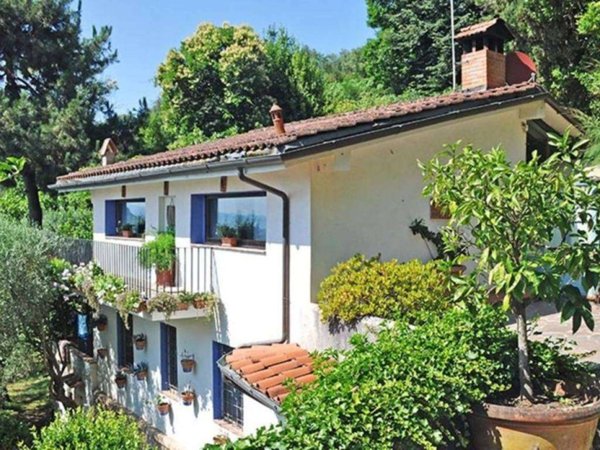 casa indipendente in vendita a Pietrasanta