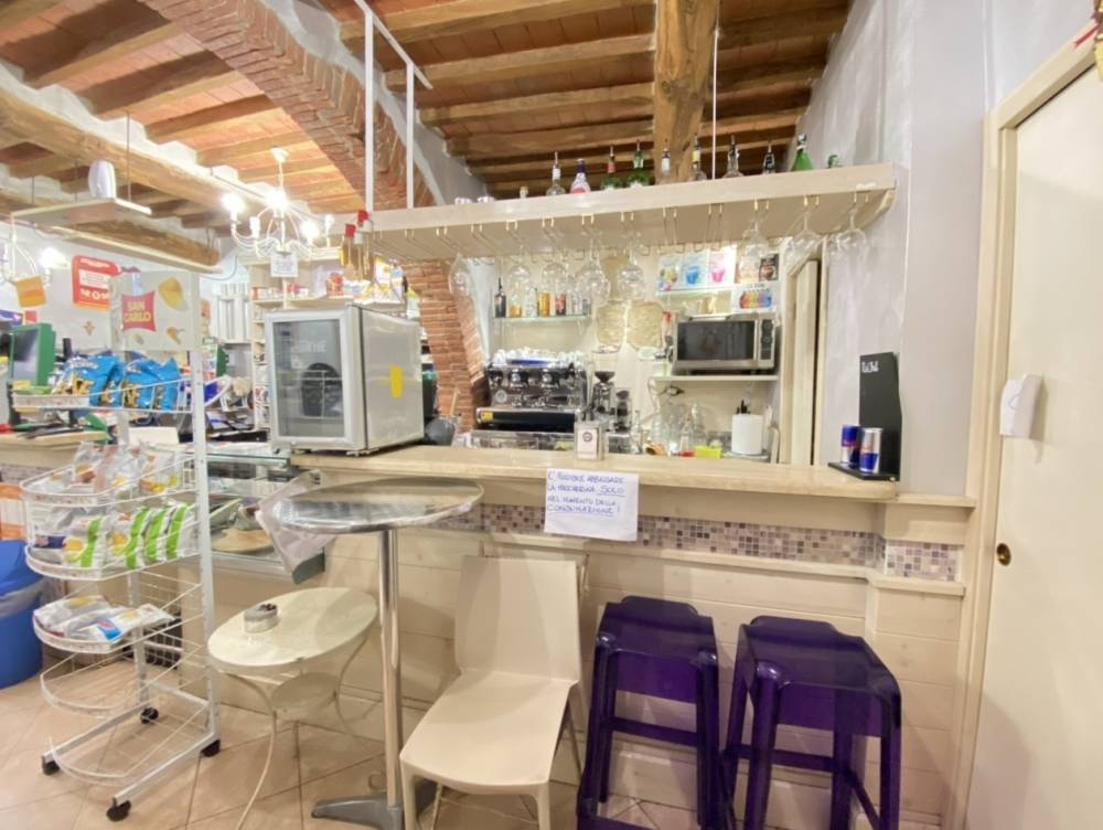 negozio in vendita a Pietrasanta