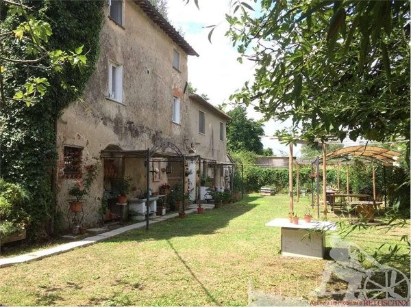 casa indipendente in vendita a Pietrasanta