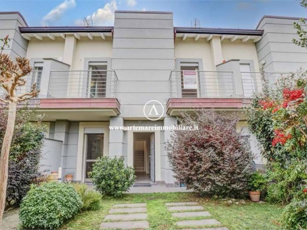 casa indipendente in vendita a Pietrasanta