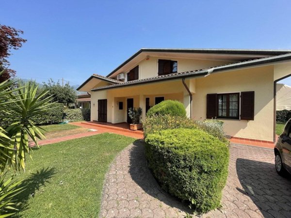 casa indipendente in vendita a Pietrasanta in zona Marina di Pietrasanta