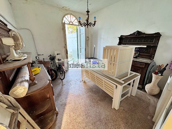 casa indipendente in vendita a Pietrasanta in zona Tonfano