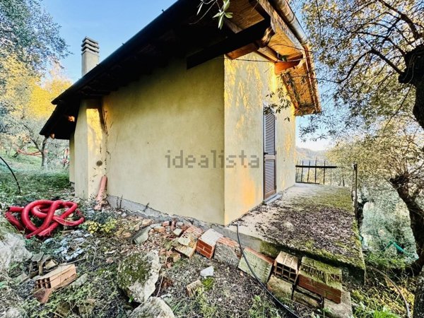 appartamento in vendita a Pietrasanta in zona Capezzano