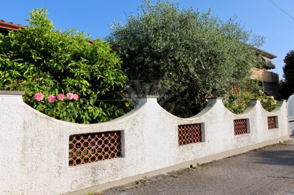 casa indipendente in vendita a Pietrasanta