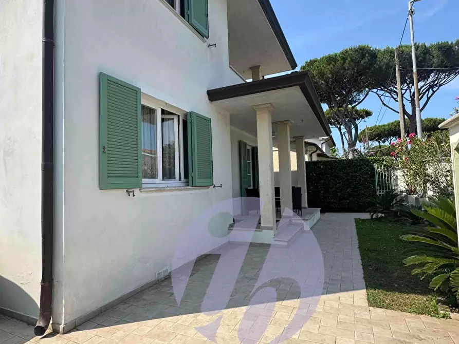 casa indipendente in vendita a Pietrasanta in zona Tonfano