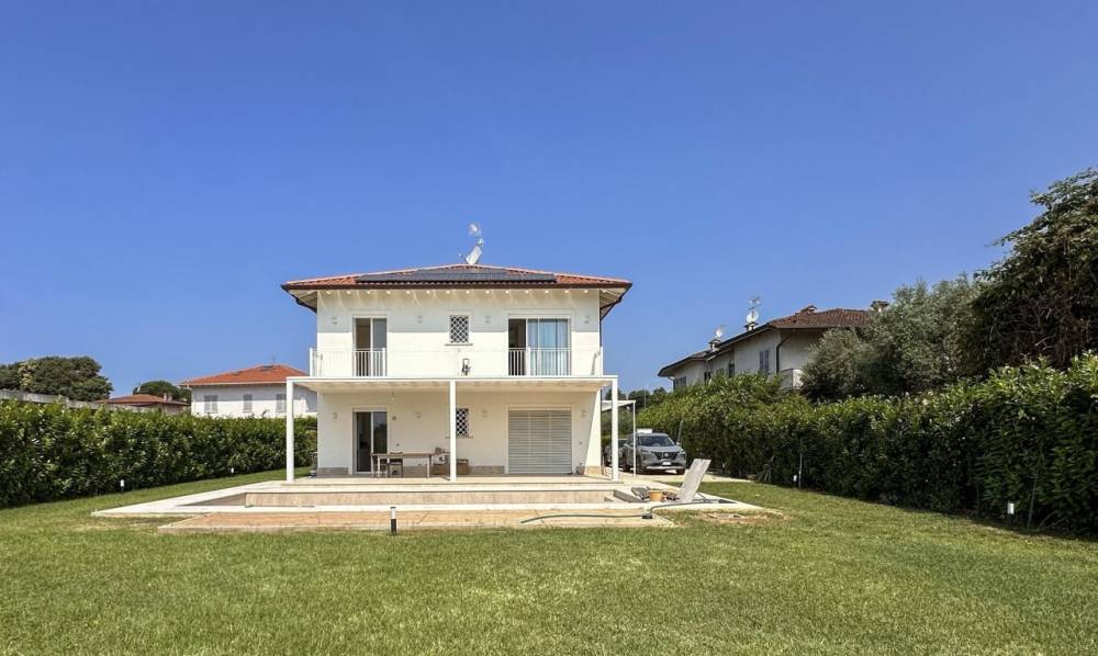 casa indipendente in vendita a Pietrasanta in zona Fiumetto