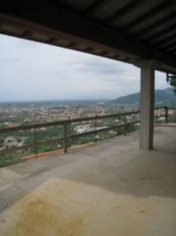 casa indipendente in vendita a Pietrasanta in zona Capezzano Monte