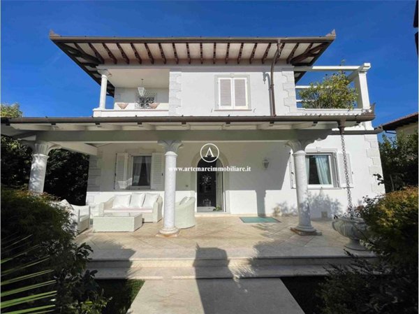 casa indipendente in vendita a Pietrasanta in zona Tonfano