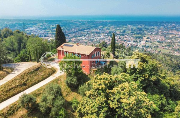 casa indipendente in vendita a Pietrasanta