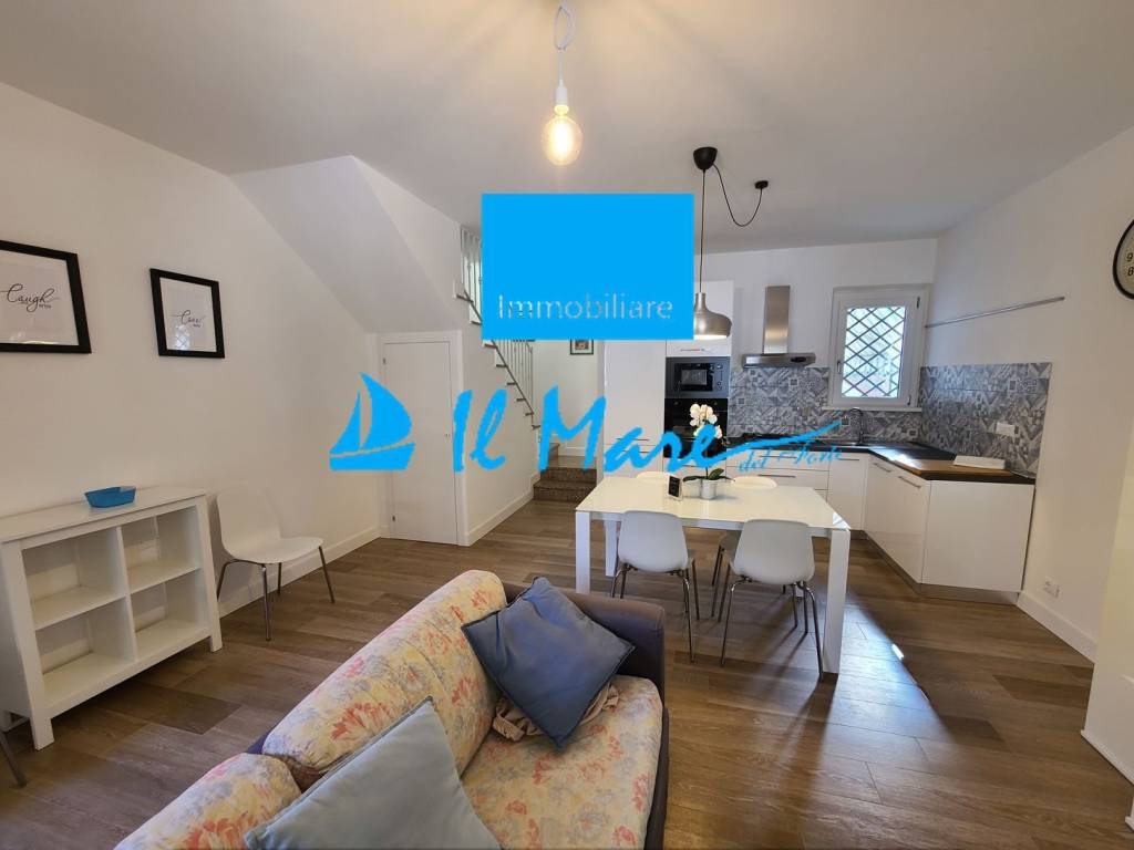 casa indipendente in vendita a Pietrasanta in zona Fiumetto